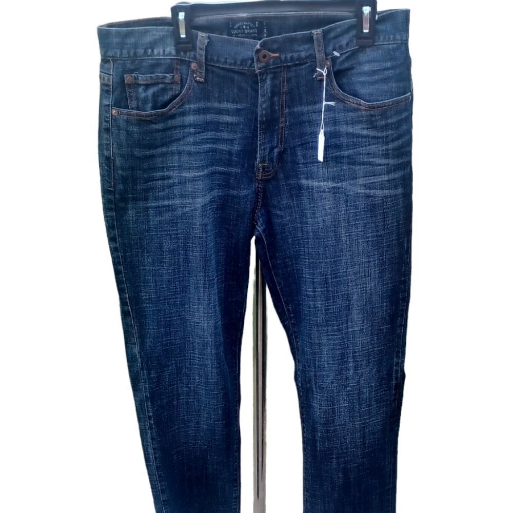 639038....Lucky Brand Straight leg Jeans Size W36 L30, 11"Rise - Picture 3 of 7